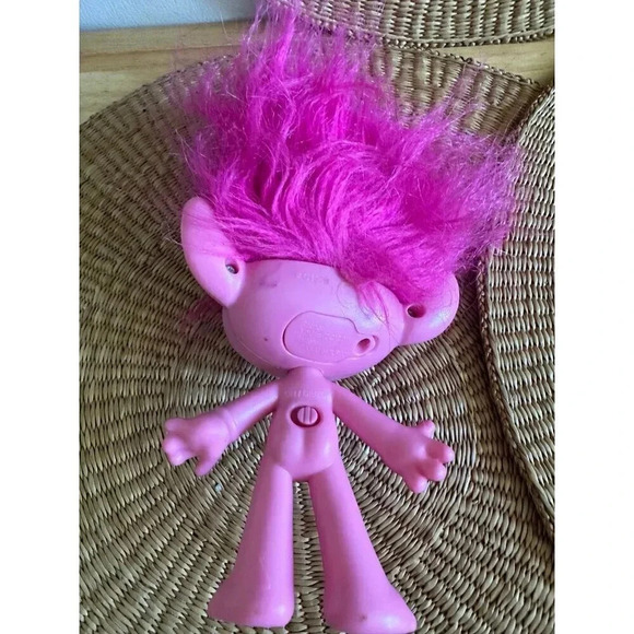 Hasbro 2016 Pink Hair Poppy Singing Troll Girl Doll - Picture 4 of 7